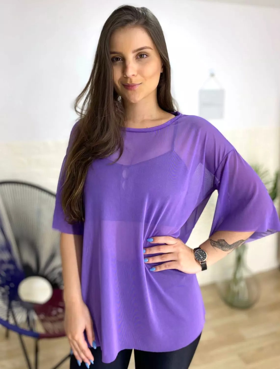 Tendências de Blusas e Regatas no Universo Fitness Feminino