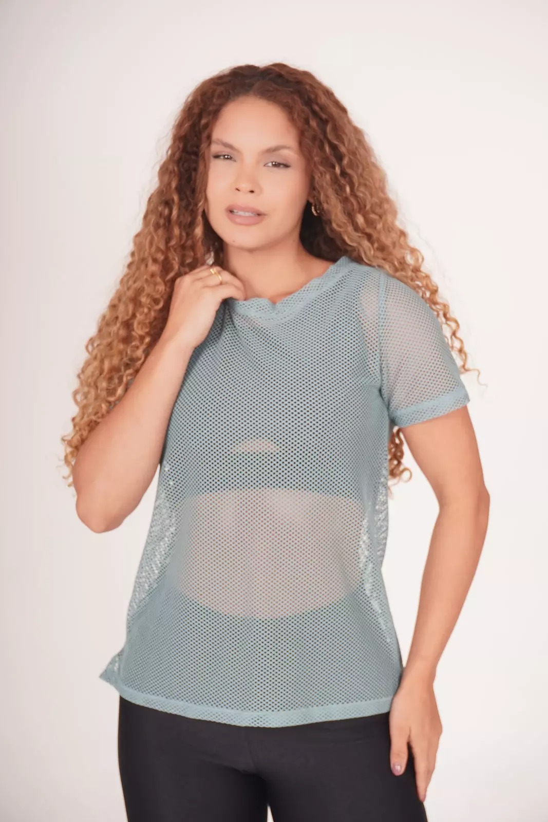 Inovação no Treino: Blusas de Tela para Academia