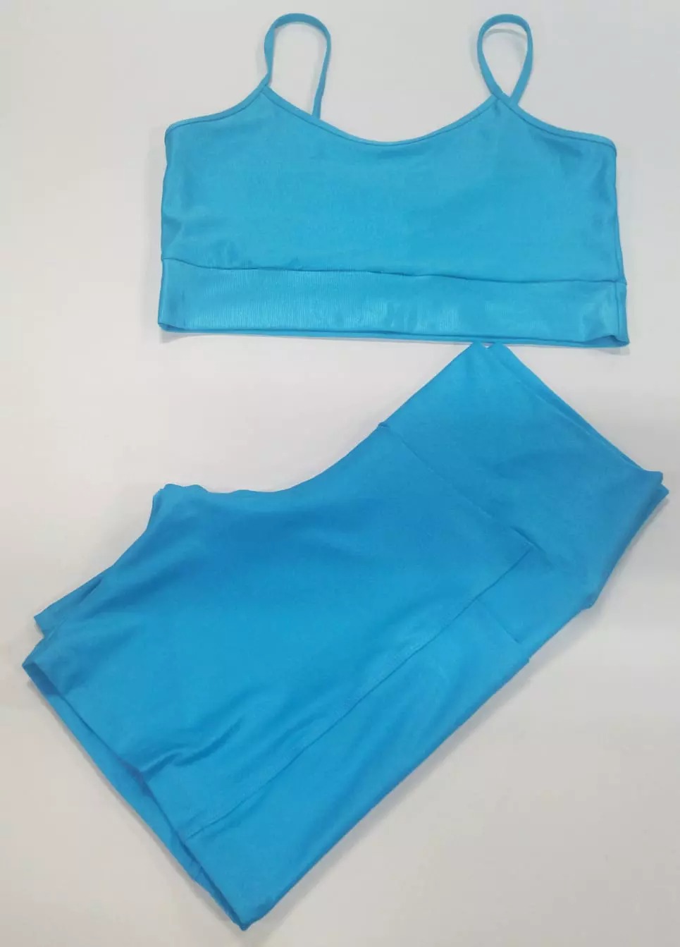 Vantagens de Conjuntos Esportivos: Short e Blusa como um Par Perfeito